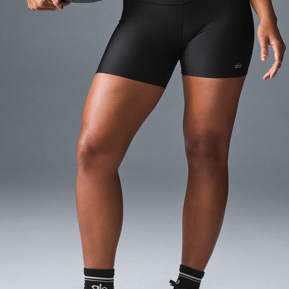Alo Yoga 5" Airlift Energy Short Black - Picture 3 of 4